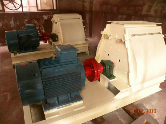 Drop - Type Nylon Rod Poultry, Aquatic Soybean Feed Hammer Mill With SWSP63 * 65